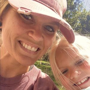 Meet your Posher, Whitnie